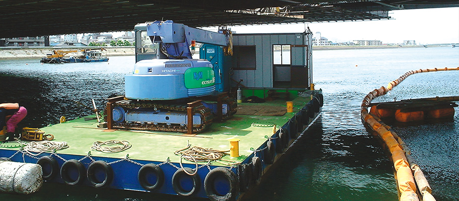 台船+テレスコピッククレーン